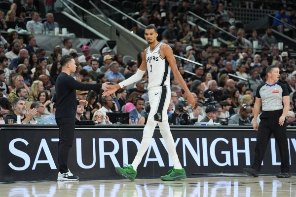 股票策略网站 米奇：文班亚马情况很不错 我们把他留在场上以助其保持比赛节奏